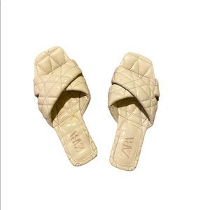 Zara flat sandal size 38. US 6-6.5